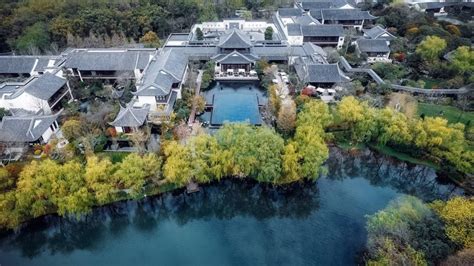 The Four Seasons Hangzhou At West Lake Book At The Luxe Voyager