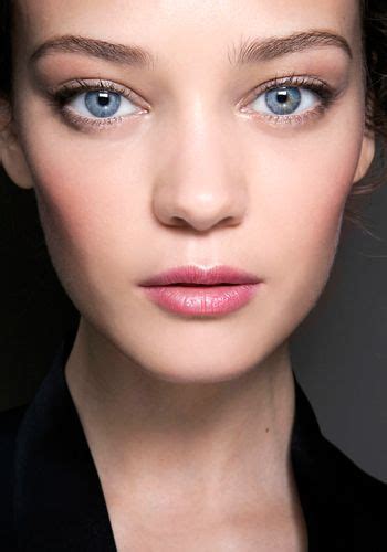 Makeup Tips The Best Looks For Cool Skin Tones Pale Skin Makeup
