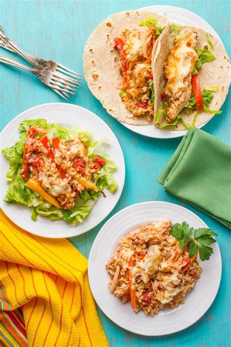 I love chicken fajitas (all kinds of fajitas, really) but i don't order them all that much. Healthy chicken fajita casserole | Recipe | Chicken fajita ...