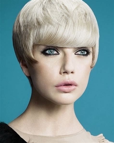 It's a beautiful theme for a winter wedding and a rich trove of hair inspo. Short Bridesmaid Hairstyles 2012 | HairStyle for Womens