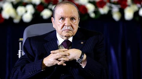 El Presidente Argelino Buteflika Presenta Su Renuncia Tras El Ultimátum