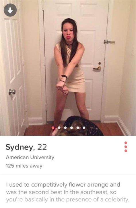 27 Hilariously Weird Tinder Profiles Youd Swipe Right On For The Heck