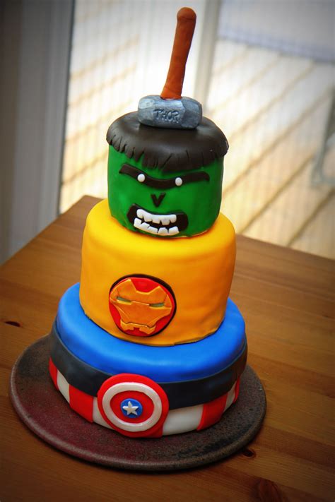We offer many 6 and 8 cakes with an elegant design, perfect for your small events. Avengers Cake by: http://sweetsbyjacinda.blogspot.ca another cute idea for Nathan's cake