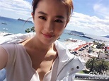 性感鎖骨超銷魂！劉亦菲甜笑被讚「仙氣十足」 | 娛樂 | NOWnews今日新聞