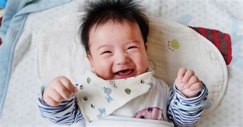 When Do Babies Start Laughing