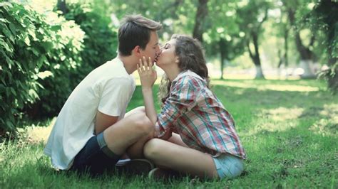 9 Things Not To Say After Kissing Someone For The 1st Time Cbc Comedy