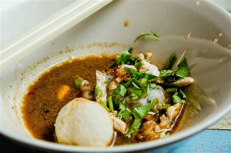 Especially in this spicy, delicious thai noodle soup, enhanced with a touch of crimson pig's blood. Boat Noodle at Jaya One, Petaling Jaya - Huislaw.com