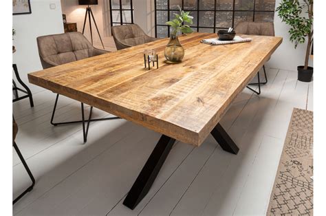 Table 180 cm en bois massif et pied métal noir design pour salle à manger