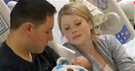Soldier Surprises Wife With An Early Return Home Just In Time For His Sons Birth