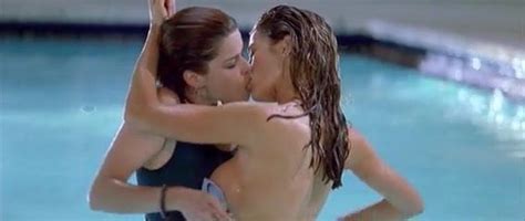 Denise Richards Neve Campbell Lesbian Topless Kiss My Xxx Hot Girl