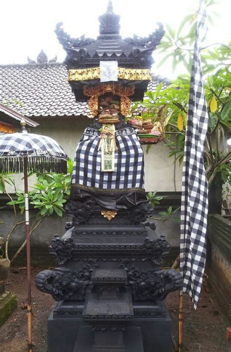 Sarana Hindu Bali Tugu Penunggun Karang