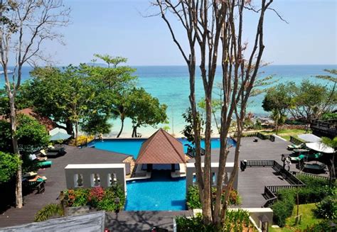 The resort features 3 landscaped pools, a fitness room and the scuba schools international dive centre. Holiday Inn Resort Phi Phi Island - Originaltour Tour Operator