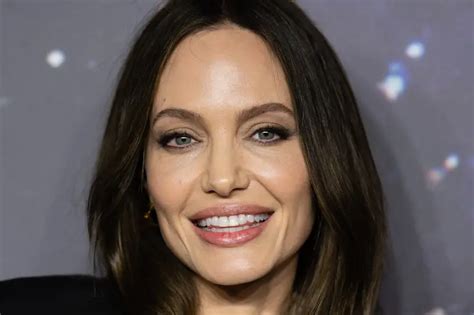Angelina Jolie Ethnicity Wiki Biography Mother Parents Age