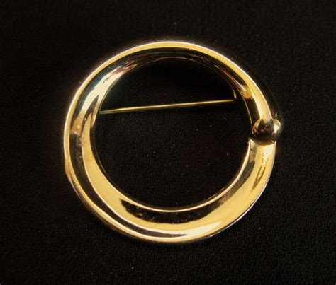 Classic Monet Circle Pin Brooch Signed Gold Tone Modern Vintage Jewelry