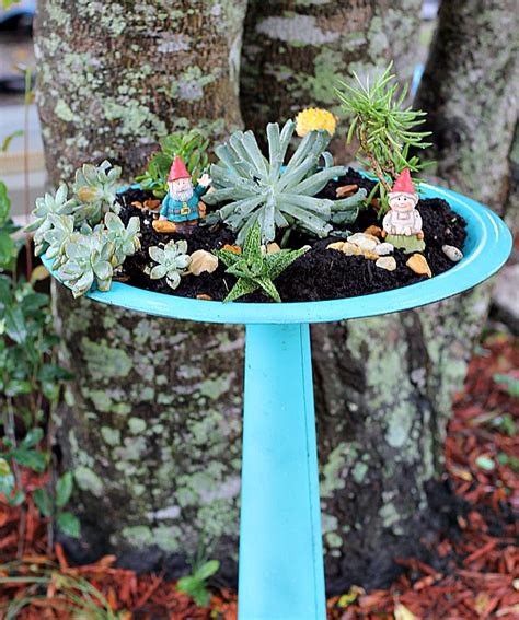 Easy To Make Bird Bath Succulent Garden