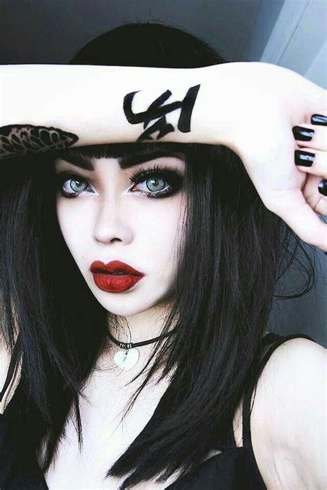 wylona hayashi 💀 gothic girls dark beauty goth beauty estilo rock beautiful eyes gorgeous