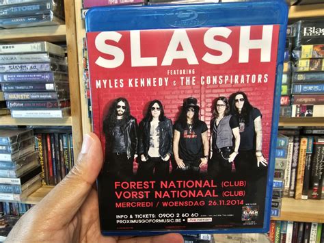 Slash Featuring Myles Kennedy And The Conspirators World On Fire Blu