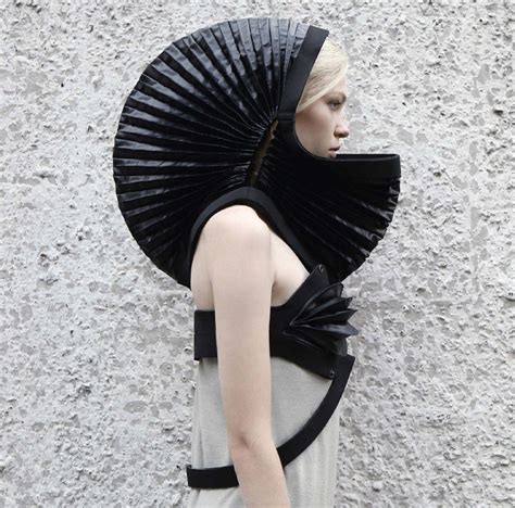 Pin By Pope Carlos On Avant Garde Futuristic Fashion Sculptural