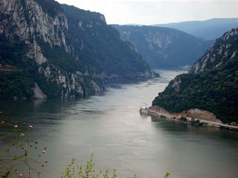 Fluviul Dunare Ghid Turistic Romania