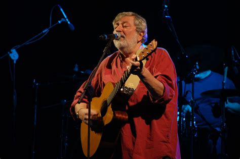 Get all the details on francesco guccini, watch interviews and videos, and see what else bing knows. Guccini sulla musica di oggi: "Peggio che brutta. Inutile ...