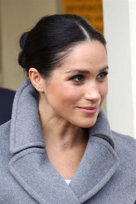 Heres Meghan Markle Out In The World Being Pregnant And Very Normal