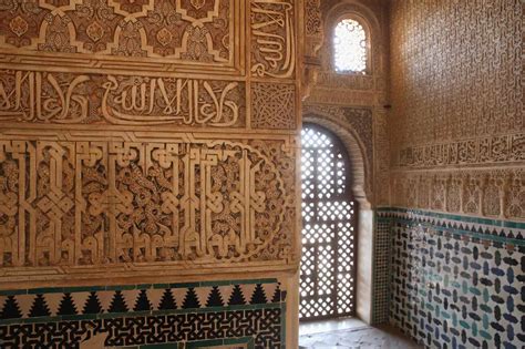 Exploring The Art And Architecture Of Alhambra