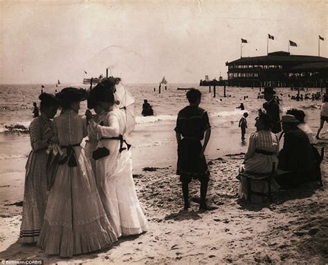 Summer Beach Scenes 20 Vintage Photos We Love