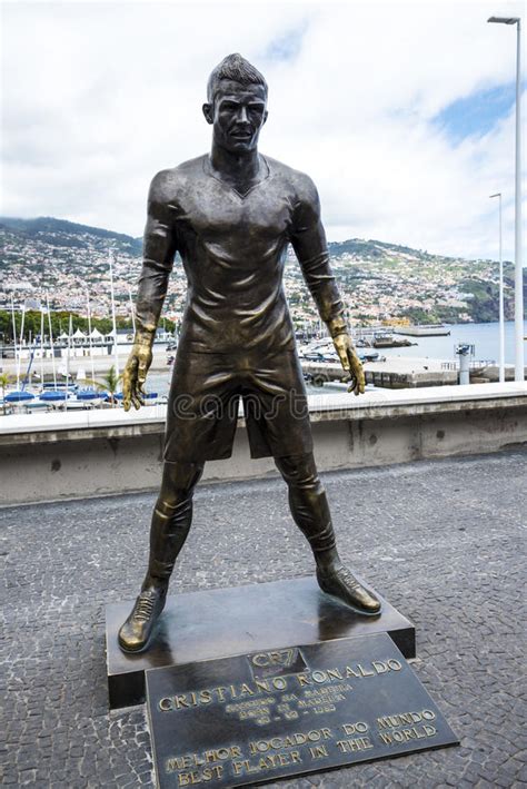 Welcome to the official cr7 lifestyle brand facebook page. Popular Statue Of Cristiano Ronaldo, The International ...
