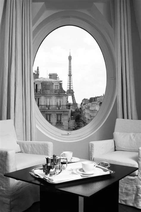 Through The Oval Window Hôtels Hotel Paris Paris