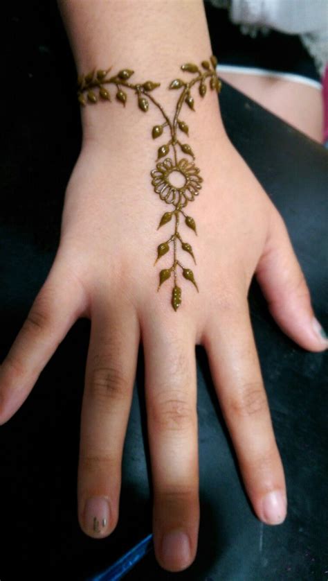 Simple Henna Tattoo Designs Simple Small Henna Designs Henna