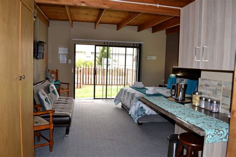 Pebble Fountain Guesthouse Accommodation Units Fichardtpark Bloemfontein