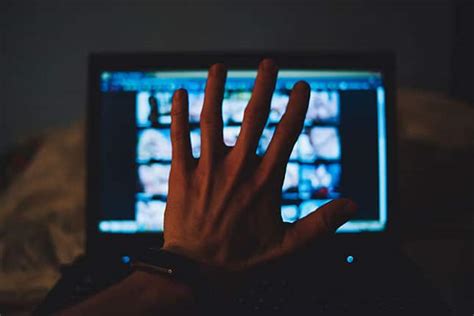 Verstöße gegen Jugendschutz Porno Portalen droht Websperre ErotikInsider