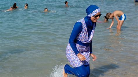French Police Ignore Court Ruling Enforce Burkini Ban