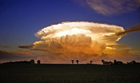Higgins Storm Chasing Cumulonimbus Clouds And Their Features