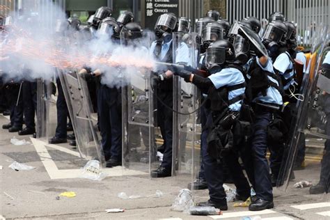 Britain Suspends Exports Of Tear Gas And Rubber Bullets To Hong Kong
