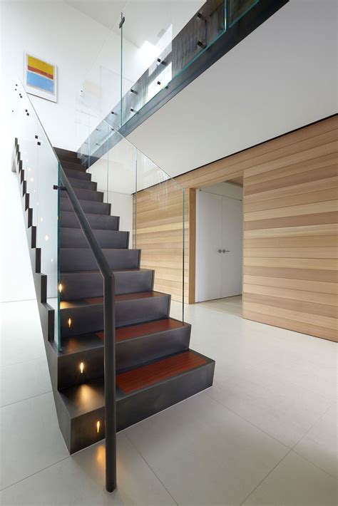 21 Beautiful Modern Glass Staircase Design