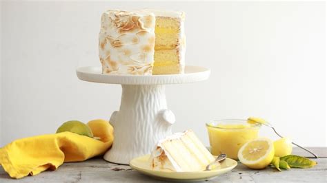 Easily Make This Fresh And Bold Lemon Meringue Cake Recipe For