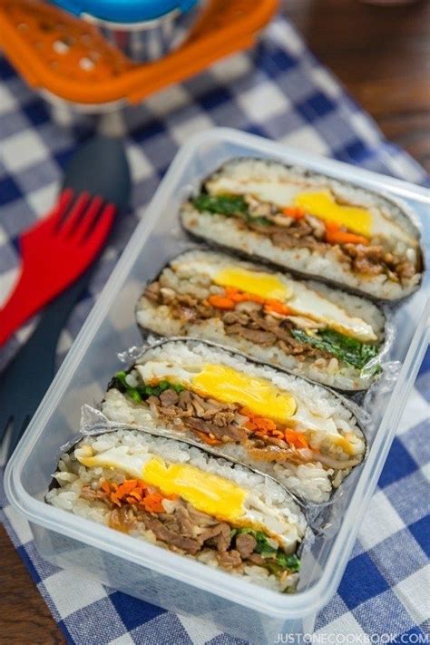 They're fun to make and are a staple of japanese lunchboxes (bento). Bulgogi Rice Balls | Easy japanese recipes, Food recipes ...