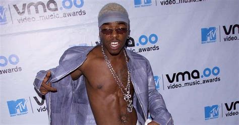 sisqó s thong song trends after mtv replays 2000 video music awards fans say what a time to