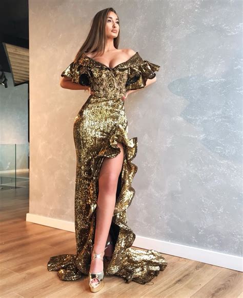 Exquisite Gold Sparkly Dress Slaylebrity