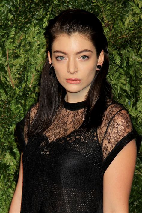 lorde at 12th annual cfda vogue fashion fund awards in new york 11 02 2015 hawtcelebs