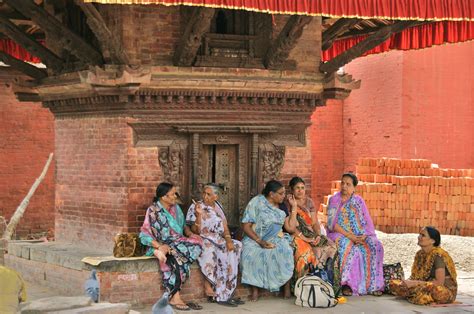 무료 이미지 사람들 관광 여행 네팔 신전 여자들 신사 전통 카트만두 힌두교 사원 고대 역사 4582x3040 666313 무료 이미지 Pxhere