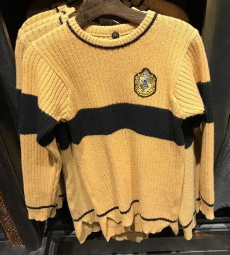 Universal Studios Harry Potter Hufflepuff Quidditch Lambwool Sweater