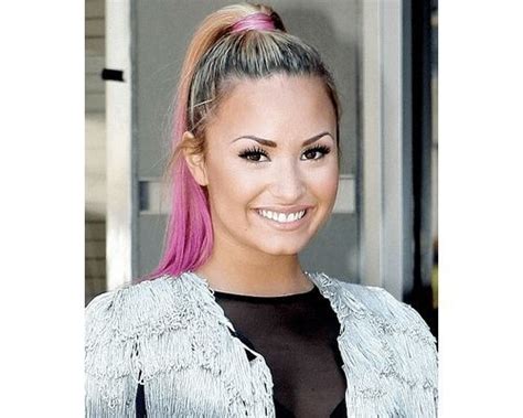 31 Spectacular Demi Lovato Hairstyles And Haircuts With Images Fabbon