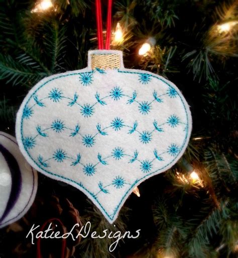 In The Hoop Christmas Ornament Set Machine Embroidery Design Etsy