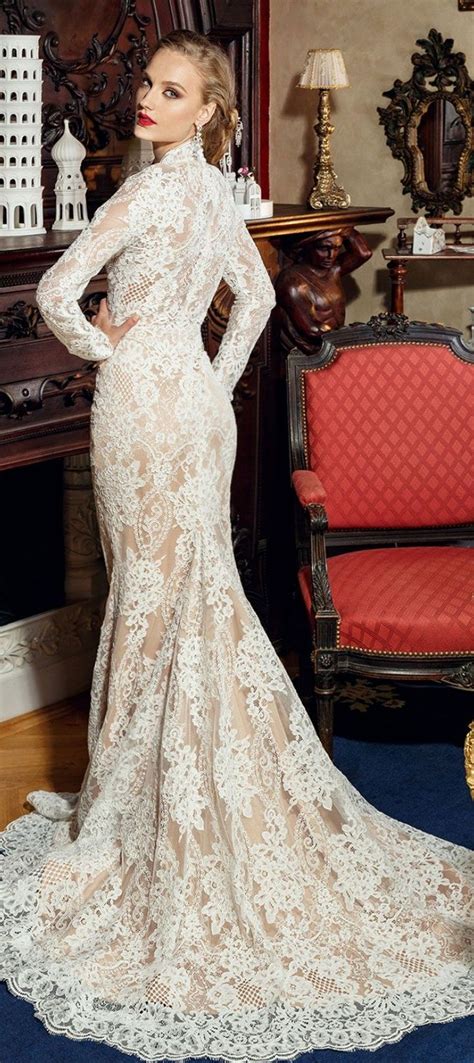 Breathtaking Wedding Dress With Graceful Elegance High Collar Wedding