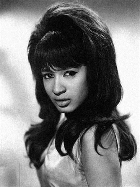 pin by ultra love deluxe on 60 s women ronnie spector hair styles the ronettes