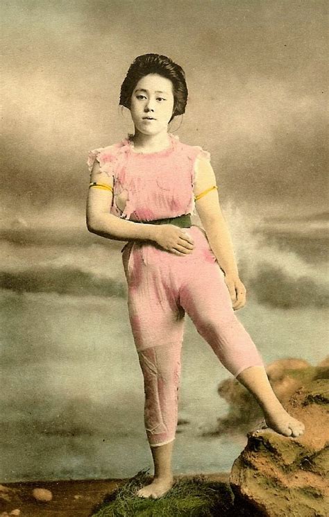 Colorized Photos Of Japanese Bathing Beauties In The Early Th