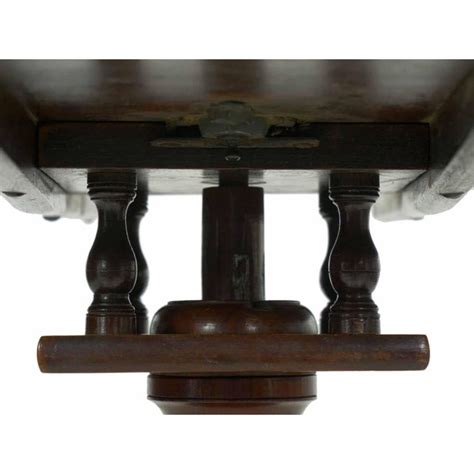 18th Century American Queen Anne Antique Tilt Top Tea Table