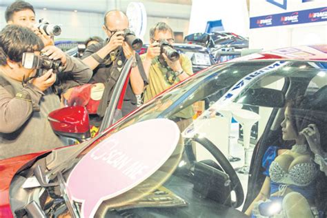 Bangkok Post Sitting Pretty The Naked Truth Behind Motor Show Models